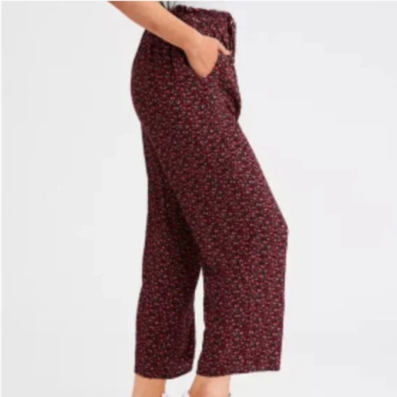 American Eagle Floral Flowy Drawstring Pants - Picture 4 of 10